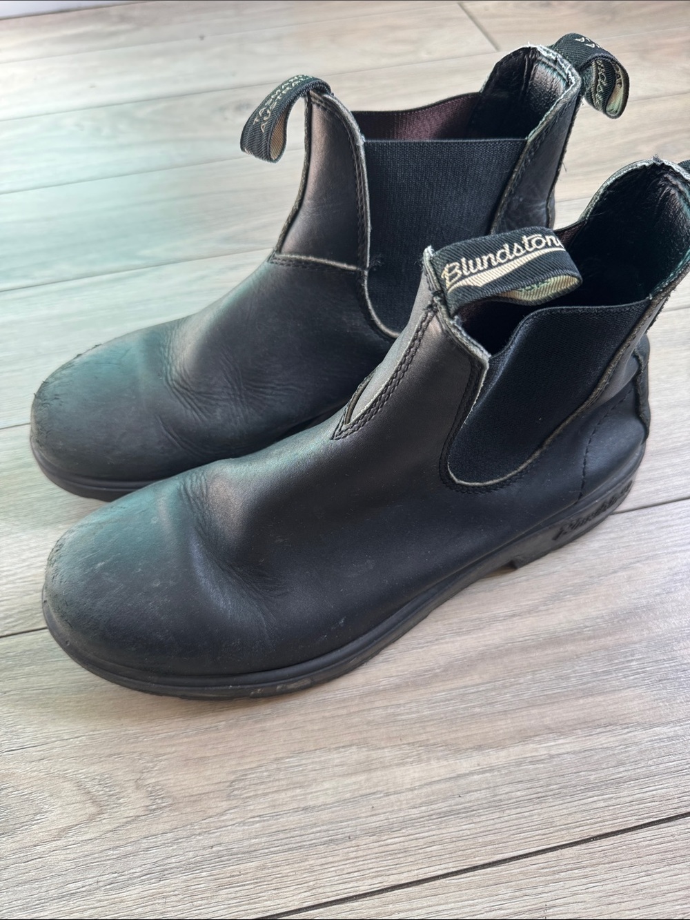 Blundstone  mens Black Chelsea Pull-On Boots